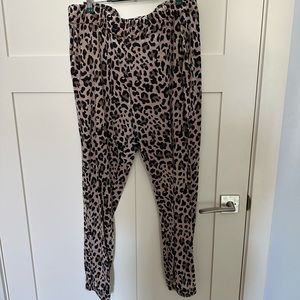 Kensie Cheetah Joggers LIKE NEW